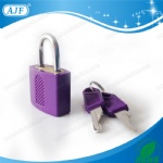 Vacationing in Europe with girlfriend of locking your heart square travel padlock